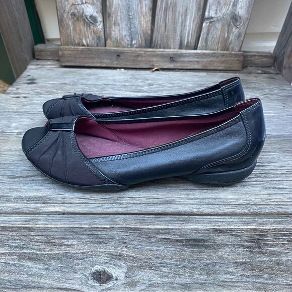 Privo by Clarks Black Leather open toe Flats size 8 - Picture 3 of 10